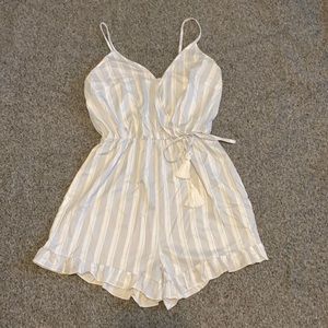 💞 5 for $10💞Shein Blue & White Romper
